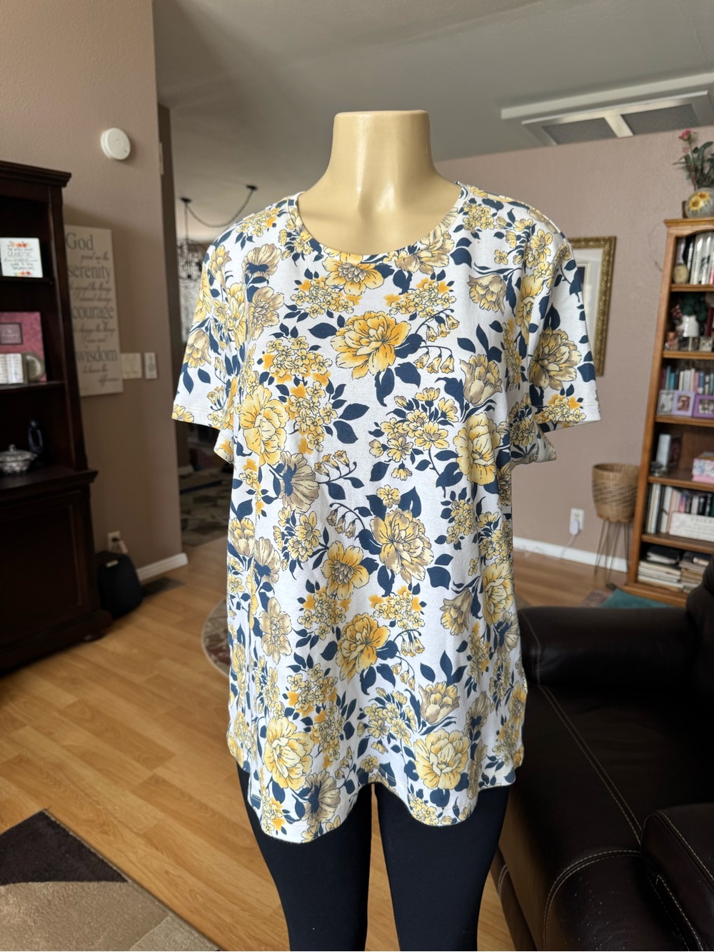 Laura Scott white, yellow & black short sleeve top-size XL